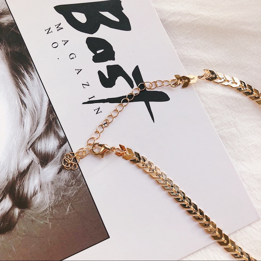 Gold Dainty Minimalist Pearl Chocker - Picture 5 of 6